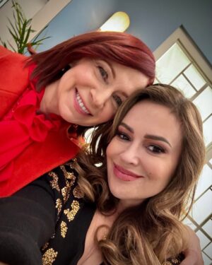 Carrie Preston Instagram - #Elsbeth on @CBS! Tonight! Join us.