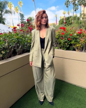 Cassidy Freeman Instagram - Was not mad at this look for our press junket day either 🥰 @tibi has always provided me with super cute outfits! 🙏🏼❤️
Style: @meinacio 
Makeup: @stephaniebbmakeup 
Hair: @ericka_verrett 
Publicist: @bri_face_killa & @teamid