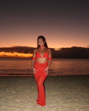 Cassie Yeung Instagram - 🇧🇧 owes me nothing 💙