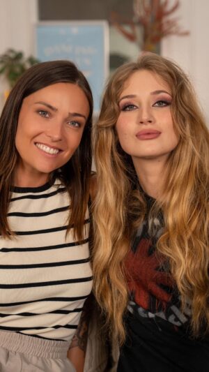 Catherine Davydzenka Instagram - L’interview de @davydzenka.catherine sera disponible ce dimanche 27 Octobre sur ma chaîne YouTube. 💫 #catherinedavydzenka #itc #icitoutcommence #aoss