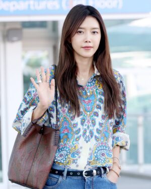 Chae Jung-an Instagram - 밀라노 잘 다녀올게요🫶🏻

#Etro #에트로 #광고