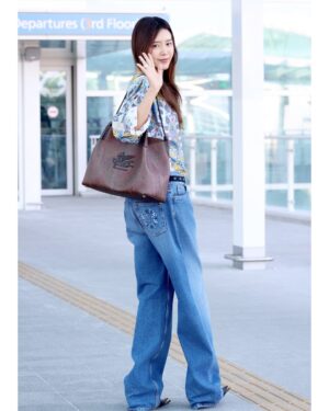 Chae Jung-an Instagram - 밀라노 잘 다녀올게요🫶🏻

#Etro #에트로 #광고