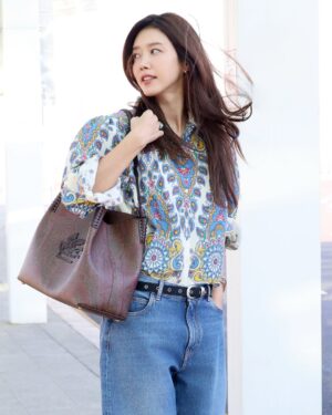 Chae Jung-an Instagram - 밀라노 잘 다녀올게요🫶🏻

#Etro #에트로 #광고