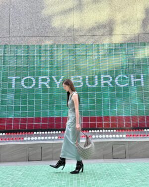 Chae Soo-bin Instagram - Wonderful trip with Tory Burch ♥️

#ToryBurch #TMonogram
#ToryBurchSS25