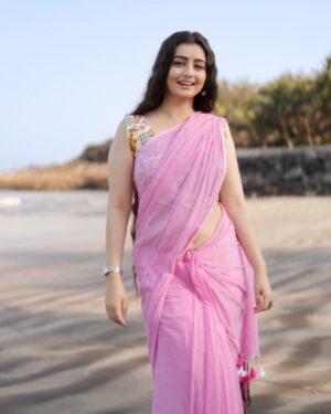 Chahat Pandey Instagram - 💝 “Happiness is Wearing Saree.🥰

#selflove #shoot #ChahatPandey 
#Chahat #saree #lovetowearsaree