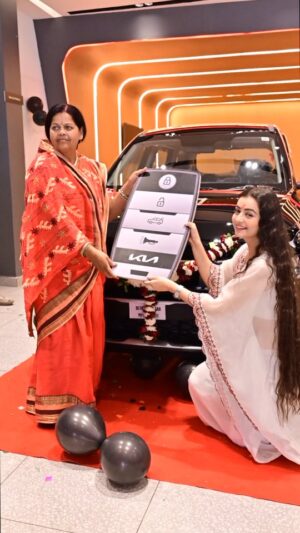 Chahat Pandey Instagram - ❤️A dream come true—gifting my mother a new car, the least I can do for the woman who has given me everything. ❤️🚘
Feeling truly blessed to share this moment with her.

 A big thank you to the Kia showroom staff for the warm and grand welcome—it made this day even more special! @seth.kia

Grateful for all the love and support always. ✨🙏

Outfit by : @houseofjamoti
Shot by 📷  @nayan____0008

#ChahatPandey #blessed #grateful #mother