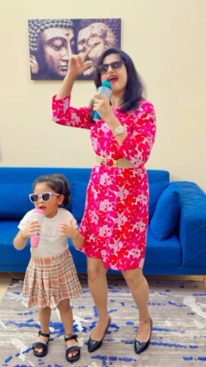 Chaitra Rai Instagram - Had to do it… bcos this song’s trending everywhere😂But honestly, the best part is Nishka’s singing at the end😘too cute to miss🥰 @nishkashetty_official 🧿😘

#song #reels #viral #langgamjawacampursari #langgamjawa #indonesia #trendingsong #baby #nishka #singing #talent #thankful #nishka #cuteness #chaithrarai17 chaithrarai17