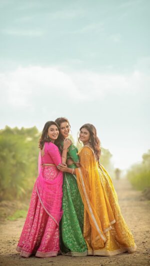 Chaitra Reddy Instagram - Customized banarasi bridesmaid Lehanga for my favourite trios @chaitrareddy_official @nakshathra_viswanathan @reshma_muralidaran_official 
 

Video : @dhanush__photography 
Styledby : @stylebykanmani 
Accessorize : @sreeniaccessories