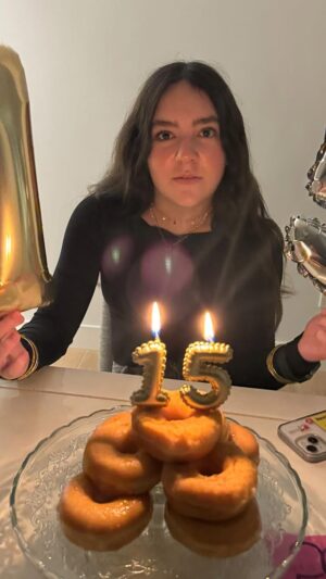 Chantal Baudaux Instagram - 15 años de suerte ⭐️ 
‘Cause you’re a sky, ‘cause you’re a sky full of stars
I’m gonna give you my heart
‘Cause you’re a sky, ‘cause you’re a sky full of stars
‘Cause you light up the path

I don’t care, go on and tear me apart
I don’t care if you do, 
‘Cause in a sky, ‘cause in a sky full of stars
I think I saw you…..⭐️