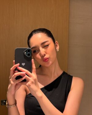 Chantal Videla Instagram - Mirror Selfie🤳✨
