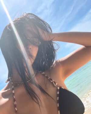 Chanunphat Kamolkiriluck Instagram - 🌺🦋🤎🌴