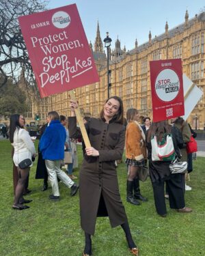 Charli Howard Instagram - I was SO honoured to go to the Houses of Parliament again yesterday with my @glamouruk fam to take part in a roundtable about image-based abuse and the danger of deepfakes ❤️ I’ve been a part of this campaign since the beginning & while a lot has been achieved in the past year, there’s still a LONG way to go in maintaining women and girls’ safety. I’m in awe of all the activists, campaigners, charities and MPs helping bring awareness to this issue. Amazing things happen when we come together & educate young people on internet safety 💻👸🏼👸🏾👸🏻👸🏿👸🏽 #girlpower #myimagemychoice