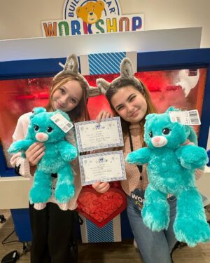Charlie Townsend Instagram - We had such a blast at great Wolf Lodge. It is like the perfect place to relax and unwind. From their mini golf to their bowling alley to their waterpark, to their arcade there is so much to do! Perfect place for a girly sleepover.