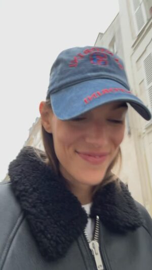 Charlotte Cardin Instagram - Ça me rend trop heureuse de voir vos vidéos avec ma chanson Feel Good <3