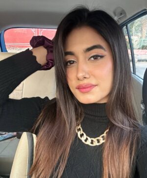 Charvi Tanya Dutta Instagram - Hey Guys .. any good reel suggestions ?? I’ve completely lost track of the new trends and tricks 😋