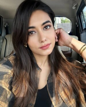 Charvi Tanya Dutta Instagram - Should I post regularly? 🤔🙈