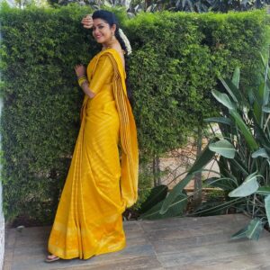 Chaya Singh Instagram - Wrapped in sunshine 💛💛💛 

#sareelove #traditionallook #weekendvibes