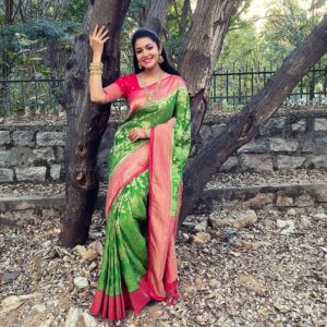 Chaya Singh Instagram - Feeling pretty 
Thank u @levishasarees for this beautiful saree

#sareelove #collab #ad