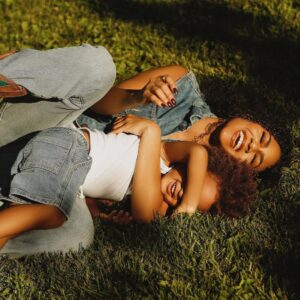 Chelsea Tavares Instagram - Our backyard. 🤎 
📷 : @jordenkeith 
makeup : @marquiswardbeauty