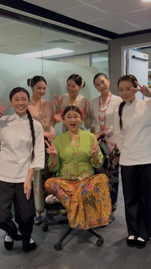 Chen Liping Instagram - Happy International Women’s Day 🎉 38妇女节快乐

#小娘惹之翡翠山 #emeraldhill #mediacorp