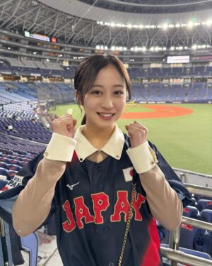 Chihiro Kawakami Instagram - 侍ジャパンを観に
京セラドームにいってきました🇯🇵

侍ほー！！

阪神勢の活躍を見られて今シーズンがより楽しみになる試合でした！色んな球団の応援歌歌えたのも楽しかったです⚾️

#侍ジャパン #京セラドーム 
#日本代表 #楽しかった