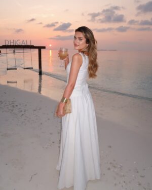 Chloe Lloyd Instagram - We woke up in our happy place - The Maldives🥹
We’ve been counting down the days to this trip for the last year! We adore it here SO much and just feel so lucky to even step foot on this beautiful place. It’s just so calming and how beautiful it is just can’t be captured in photographs! No cars, no pollution, just beautiful scenery, clear blue waters, thriving greenery and stunning wildlife. We’re doing two islands this year and are currently staying at Dhigali. 🤍
Island: @dhigalimaldives 
linen skirt & top: @aavelleofficial 
bag @diorbeauty @dior 
#maldives #maldives🌴