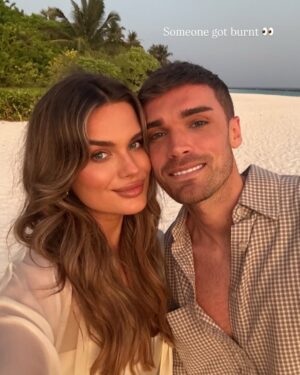 Chloe Lloyd Instagram - *this & not knowing what day it is*🍸🏝️ 
heres a lil’ album of holiday pics from the last few days at @dhigalimaldives before we head off to our next island. 
Snorkelling with turtles & Manta Rays was incredible and the sunsets are something else. What a magical world we live in. 
☀️ 🐢🐠 🐬