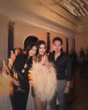 Chotika Wongwilas Instagram - HBD sis @kimmy_kimberley ขอให้น้องมีความสุขสดใส แบบนี้ตลอดไป สมหวังในทุกๆเรื่องน๊าาา เลิฟยูวว ❤️😚