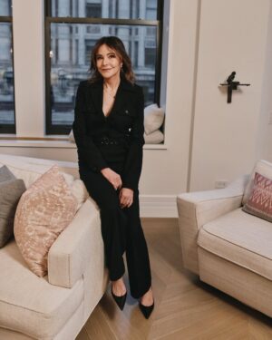 Christa Miller Instagram - In NY to be with @vdoozer as he won the Herb Sargent Award for excellence in comedy. So incredibly proud of him! Thank you WGA for an amazing night 🥂

Makeup: @marywilesmakeup 
Hair: @benskervin 

Outfit: @ysl 
Jewelry: @martinkatzjewels 

📸 @emiliomadrid
