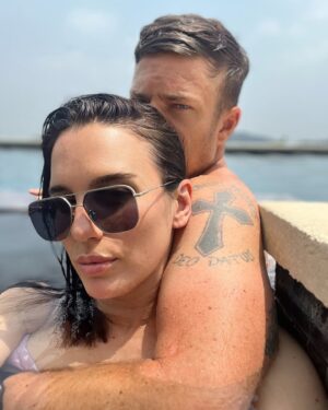 Christy Carlson Romano Instagram - Special Forces dump. Love the vid of coming home to my babies and hubs. You can tell I'm hurtin! 

This show has meant so much to me. 🖤💪 The reunion hosted by @nickviall is now up online! I'll put link in my stories. 

Thank you @foxtv for casting me this season.

To my SF fam. Love you. 

@themarionjones 
@iamkaylanicole 
@alanarblanchard 
@hartluck 
@showtimetate 
@cam 
@brodyjenner 
@landondonovan10 
@jordyn_wieber 
@nathangadrian 
@stephenbaldwin7 
@tristasutter 
@deniserichards 
@ali.manno 
@kylapratt 

#SpecialForcesFOX