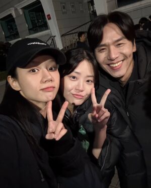 Chung Su-bin Instagram - 선의의 경쟁 마지막화 오늘밤 0시

끝까지 예측불가할테니 많은시청부탁드립니다 🐈💙💛🩷💚

마지막날 달려와준 언니덕에 눙물광광😭🩵