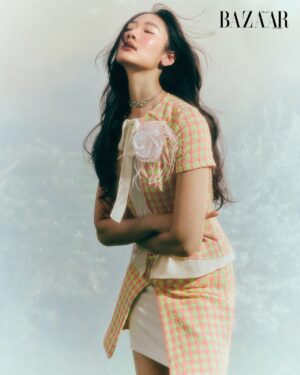Chutimon Chuengcharoensukying Instagram - Rising star @aokbab takes us on a wild and wonderful ride in our March issue! 🌟

The 29-year-old, who made history as the first Thai to win an International Emmy for Best Actress for her role in the tv movie ‘Hunger’, lets us in on the winning moment, her journey so far and what lies ahead. 
“When I went up to accept the award, I was so happy to represent Thailand, so more people will learn about works by Thai people. More people may know me, but everything else is the same. I appreciate what I have received, but I must also move forward,” she says. 

The March 2025 issue of Harper’s BAZAAR Singapore is available from 7 March on newsstands. Read the full interview with Aokbab via the #linkinbio 🔗

Editor-in-Chief: @kennieboy
Photographer: @waroontuang
Stylist: @middaysnack
Talent: @aokbab
Cover look: @chanelofficial
Producer: @montrai.ellie
Makeup: @yalemakeup_st
Hair: @biobell.lpz
Photographer’s Assistants: @neo_dechpol @yaemneat_17 @tonhom_jeerasak
Stylist’s Assistants: @phil_rit_chen @real__baekaaaaaa
Story: @innsay 
.
.
#harpersbazaarsg #AokbabChutimon #ออกแบบ #Chanel #BadGenius #Hunger #Emmy #InternationalEmmy