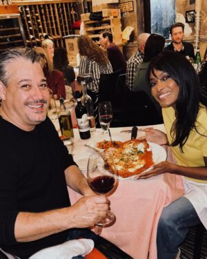 Ciara Miller Instagram - We officially completed the mission!!! @ciaramiller___ Costello D’ Vitello Parmigiana on Point!🔥 Thank You @emiliovitolo  @emiliosballato  È eccezionale! 🇮🇹 #TheTraitorsUs Finale and Reunion tonight on @peacock