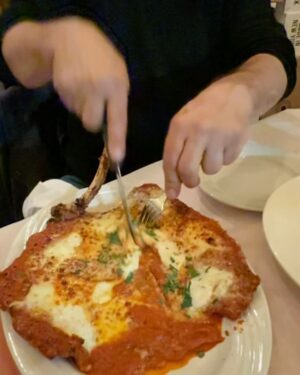 Ciara Miller Instagram - We officially completed the mission!!! @ciaramiller___ Costello D’ Vitello Parmigiana on Point!🔥 Thank You @emiliovitolo  @emiliosballato  È eccezionale! 🇮🇹 #TheTraitorsUs Finale and Reunion tonight on @peacock