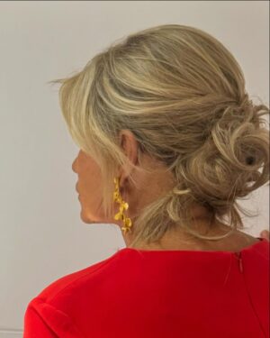 Cinha Jardim Instagram - 32 anos TVI

Vestido: @marias_chiado 
Cabelo: @duartedelemosemenezes