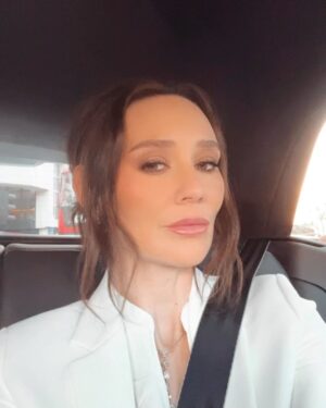 Claire Cooper Instagram - Thank you for having us #thebrits 💫

Watched my hubby go up on that enormous stage & deliver perfectly 👌 such courage & so proud of you @scandalous_13 

Thank you to the dream team @steviebstyle @brookesimonsmakeup @lisahiggottbooth for resurrecting me after a week of illness … 

@thekooples 
@carvela 
@allsaints 

#britawards