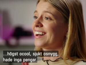 Clara Henry Instagram - Ofattbart lifegoal att vara med i en dokumentär? Särskilt när den till stor del handlar om en själv som tonåring och starten på ens egna, mycket märkliga och högst osannolika karriär? Kolla på "Den Svenska Youtubehistorien" på SVT Play @svtedit ! Det är en nostalgitripp som heter DUGA och de har grävt fram mina allra, allra tidigaste klipp (!) som typ ingen har sett (!?) vilket är värt ett getöga i sig. Tack och varsågoda!!!