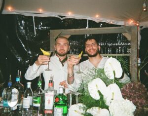 Coeur de Pirate Instagram - Moi et Marc on part pour notre lune de miel dans pas longtemps donc je voulais juste mettre des photos de notre mariage avec aucun contexte 💁🏼‍♀️