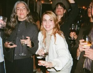 Coeur de Pirate Instagram - Moi et Marc on part pour notre lune de miel dans pas longtemps donc je voulais juste mettre des photos de notre mariage avec aucun contexte 💁🏼‍♀️