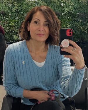 Constance Marie Instagram - Getting my hair done  with Thee most patient dog in LA.
✨🐶✨
Thank you @ronacolor @ashleyssalgado @mrlukaro 
Yall make me pretty!
#Monday #MondayMotivation 
#Bella
#Goldendoodle #Puppy