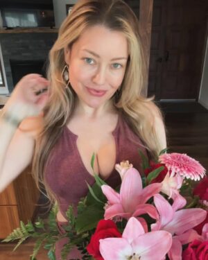 Cosondra Sjostrom Instagram - The more gratitude you plant, the more beauty you harvest. 🤍