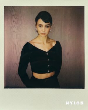 Courtney Eaton Instagram - We caught up with Yellowjackets star @courtneyeaton on the final day of #NYFW – and she looked every bit the sophisticated @michaelkors lady. Swipe to see a behind-the-scenes look at her Audrey-coded moment as she got ready for Michael Kors’ Fall 2025 runway and read more at the link in bio.

Photos: @emmacraft