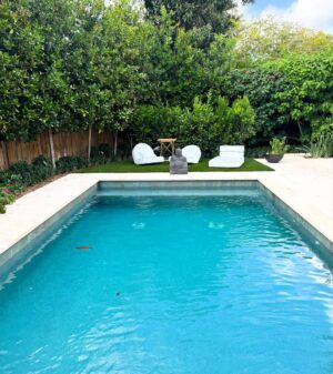 Daisy Fuentes Instagram - 🌿✨ Beautiful Spaces Bring Me Joy ✨🌿

There’s something magical about beautiful spaces that lifts my spirits. One of my favorite things is a pretty patio.  A well-designed outdoor area sets the stage for memorable moments.  Yesterday as I mingled with friends over delicious food and laughter, I felt a sense of gratitude. There’s something so special about sharing meals in a beautiful setting—it fosters connection and creates lasting memories.

Many thanks to the Milian’s 🥰Here’s to more weekends filled with beautiful spaces, shared meals, and joyful moments with friends! 🥂💚 What are some of your favorite spaces in your home? 🏡
