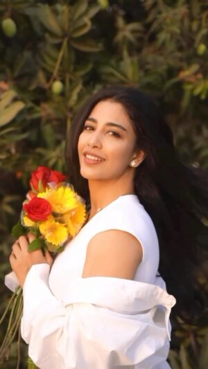 Daksha Nagarkar Instagram - “Some love stories don’t need words, just a perfect song. 💫❤️🎶 
.
#NEXAMusic #NexaMusicSeason3 #King #KingXAmyra
#dakshanagarkar #love #happy #lovestory #reels #reel #instagood