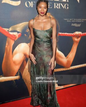 Damaris Lewis Instagram - @queenofthering NYC Premiere ♥️

Thank you @callandresponseclothing and @annasheffield ✨