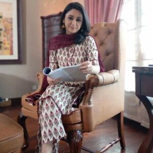 Dania Enwer Instagram - Life on set 
.
.
.
.
Hair and make up by my favourite @theamreenarbab 
@7thskyentertainment @harpalgeotv