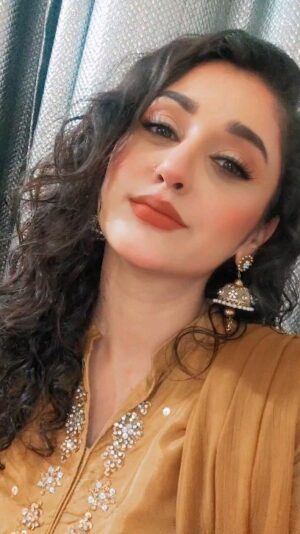 Dania Enwer Instagram - Desi Monday types🌻