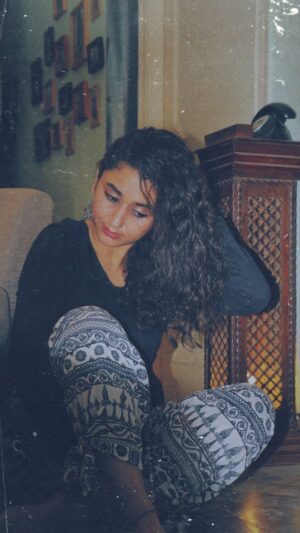 Dania Enwer Instagram - "Love is the great miracle cure!"~ I am my own first miracle 🖤🤍
.
.
.
.
.
📷 Conversations with @hamazingshoots
#decemberistan #decemberdrama #pakireels #winterreels #winter #daniaenwer