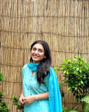 Dania Enwer Instagram - Feeling "clouded" ... Ab tow baras hi jao ⛈️
.
.
.
.
#daniaenwer because #rimhaahmed I think I really want it to rain 🌧️ #shehrejunoon