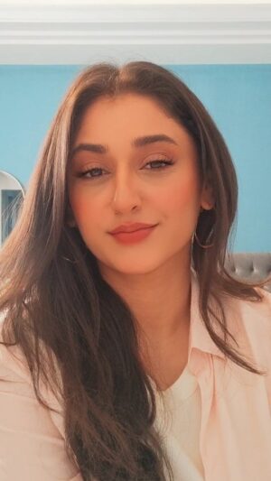 Dania Enwer Instagram - From the sets of Akhri Baar.... Upcoming project!
Excited for this one with @mo_ali_shah @rida.bilalofficial @wajahatraufofficial @adnansid1 @kunwarnafees.official @shaheera.jalil.albasit @shaziawajahat